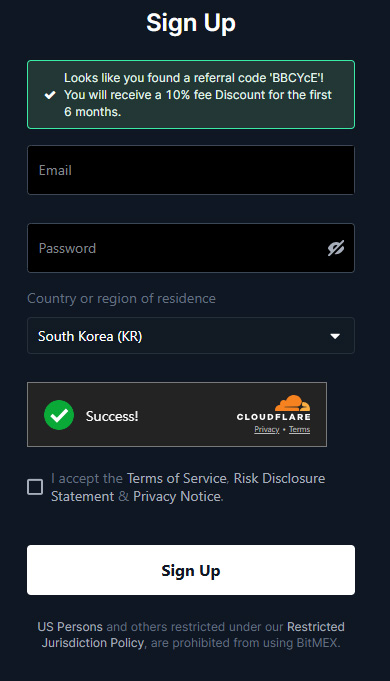 비트멕스 회원가입 화면, 레퍼럴 코드 BBCYcE가 자동 적용되어 6개월간 10% 수수료 할인 혜택이 표시된 모습