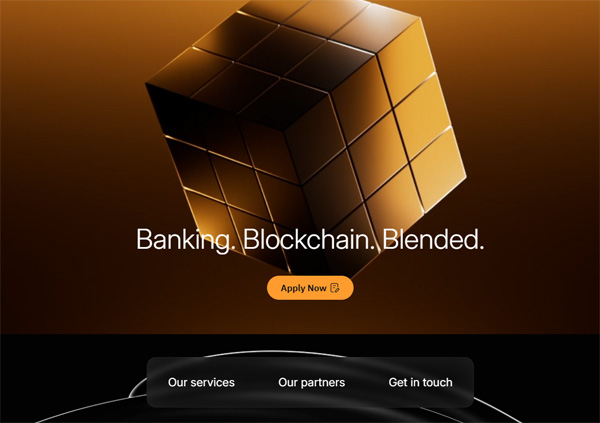 바이비트 B2B 메인 비주얼, 금빛 블록 큐브와 문구 Banking Blockchain Blended가 표시된 이